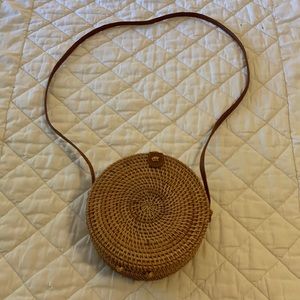 Woven wicker round purse